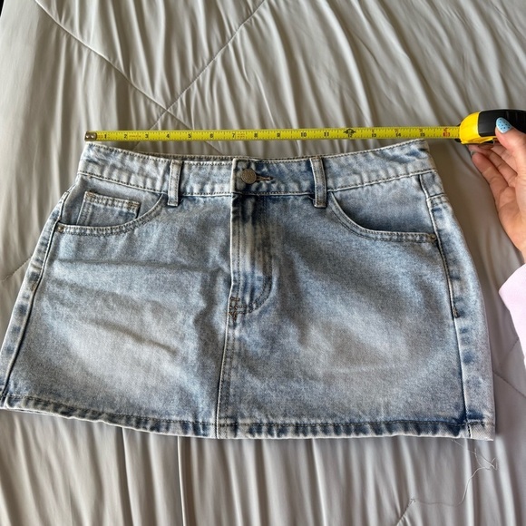 SHEIN Light Blue Denim Wash Mini Skirt - Picture 4 of 9